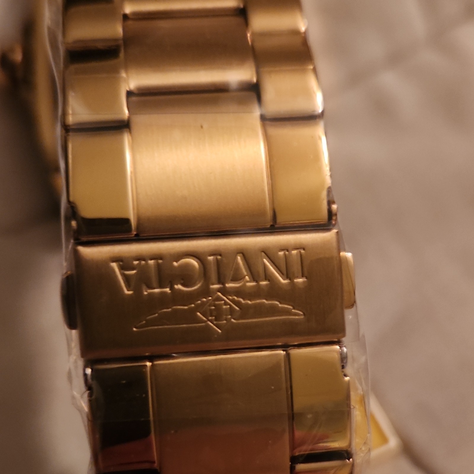 Invicta Women’s Gold Tone Quartz Watch Glitter Dial 100m Box/Manual