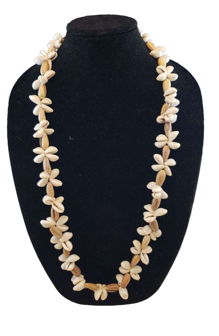 Vintage Unsigned Cowry/Cowrie Shell 17″ Long Strand Statement Necklace, Chunky