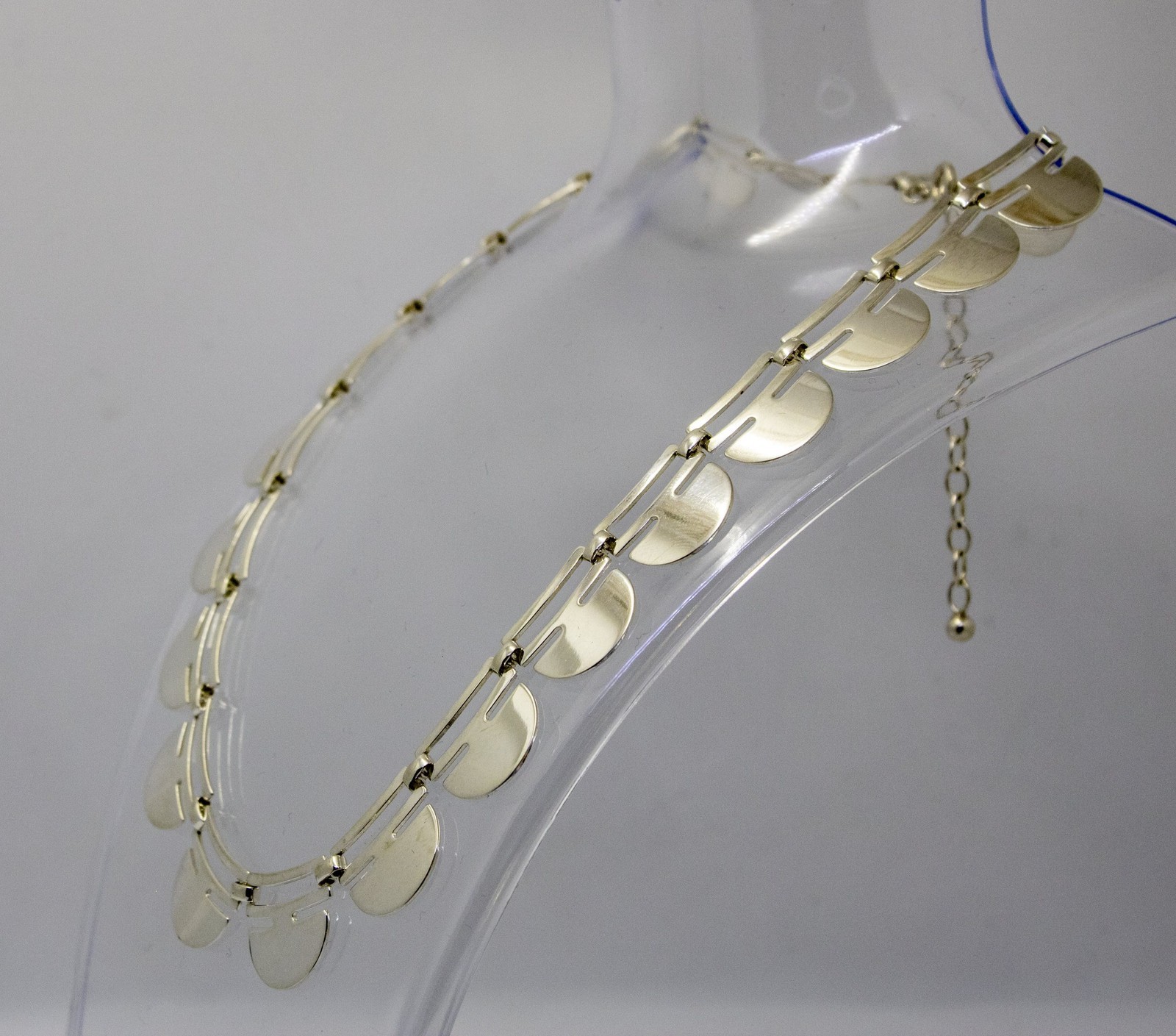 Elegance in silver – Choker necklace for every style