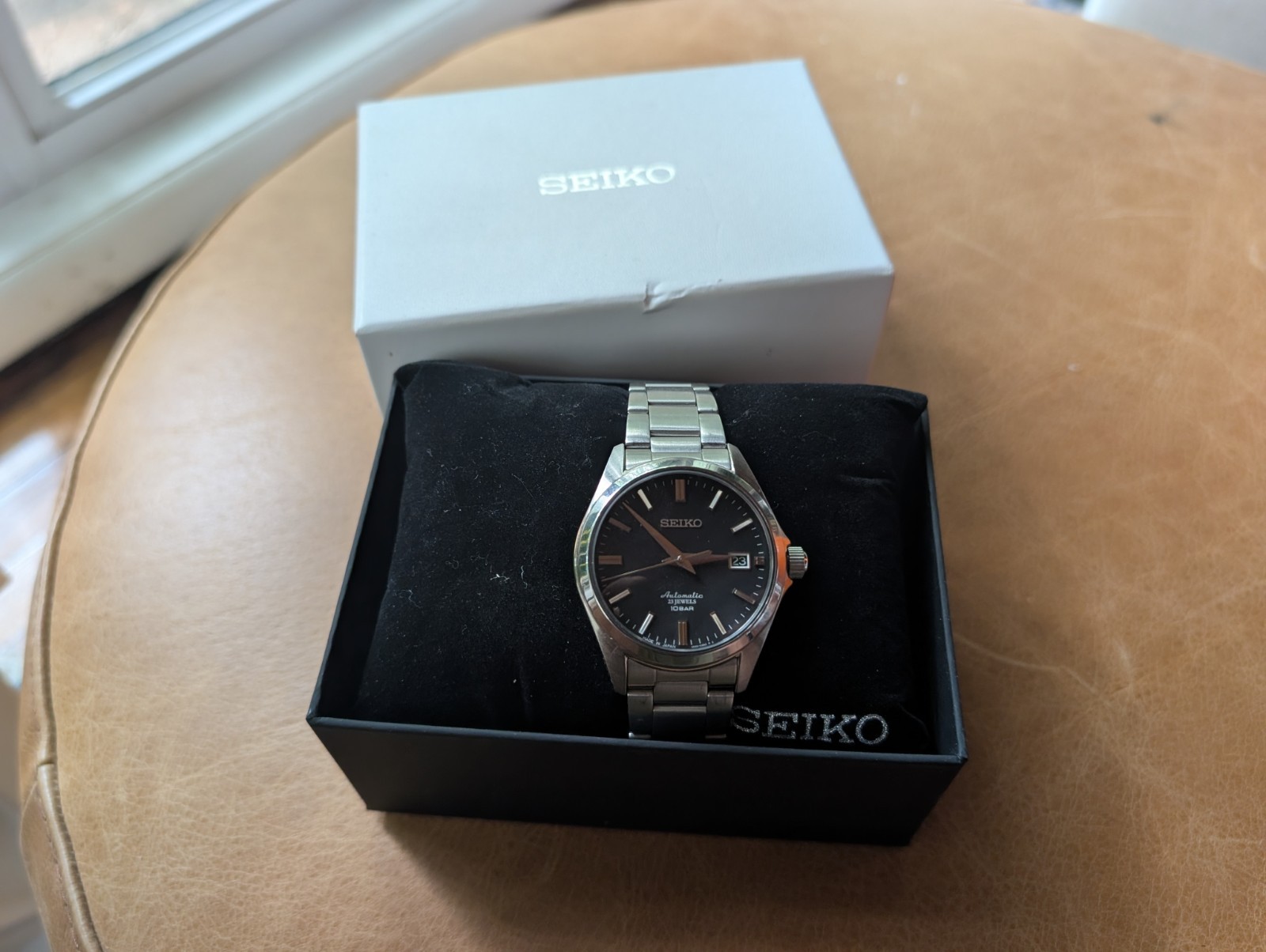 Seiko Crown Black Unisex Adults Watch – SZSB012