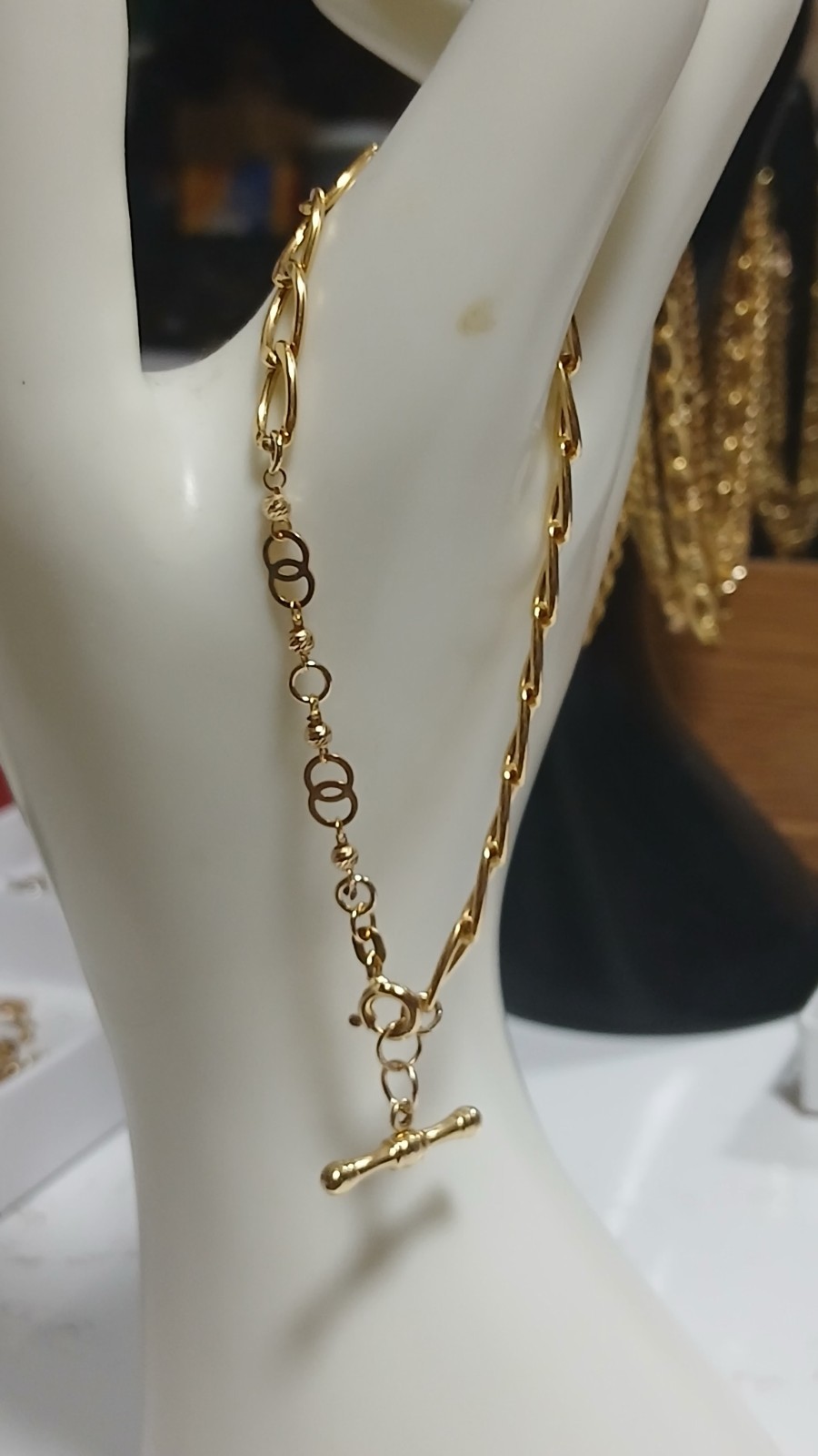 9ct Yellow Gold Bracelet.