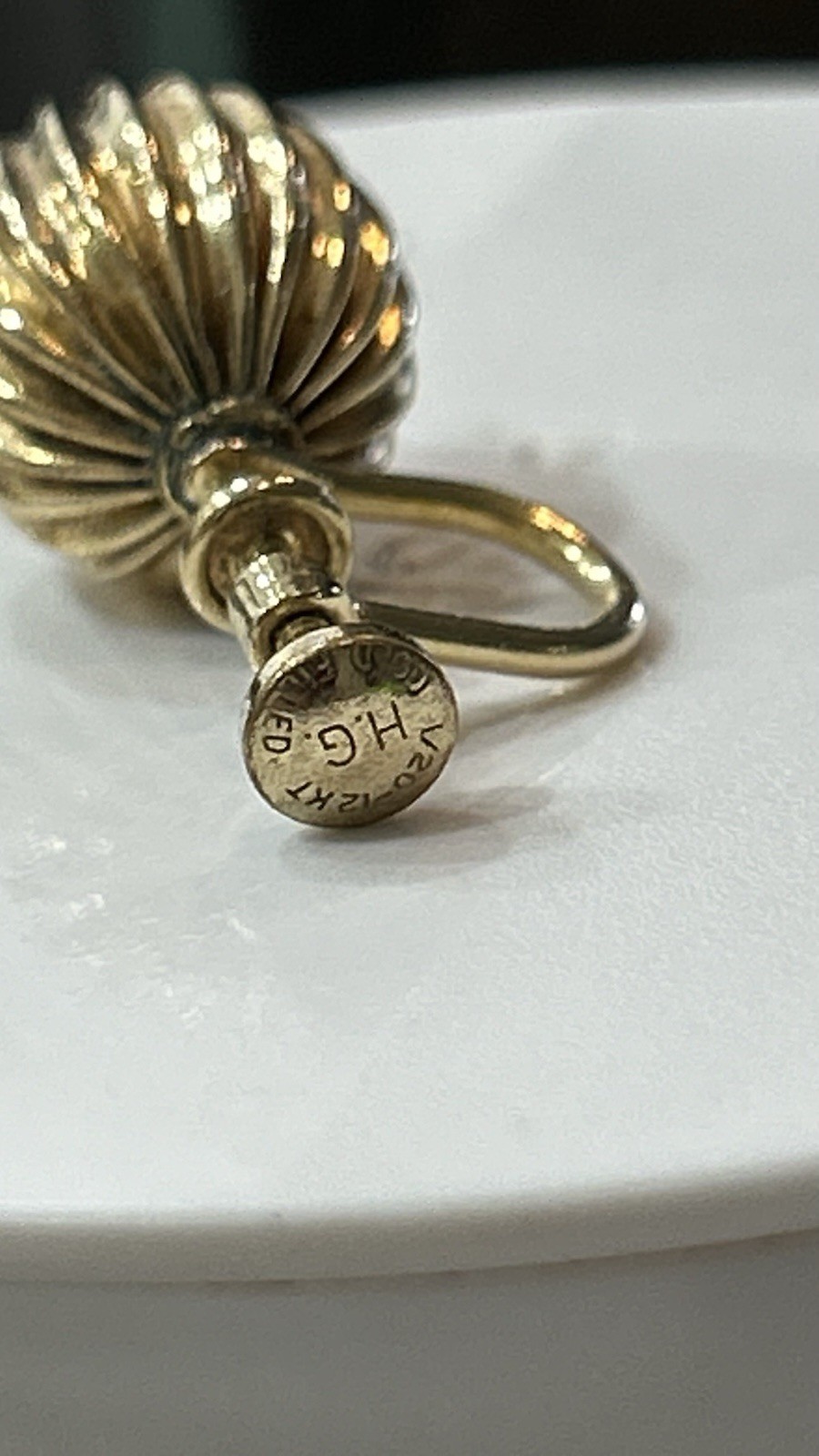 Vintage H.G. Henry Griffith 1/20 12K Gold Filled Ribbed Melon Screw Back Earring