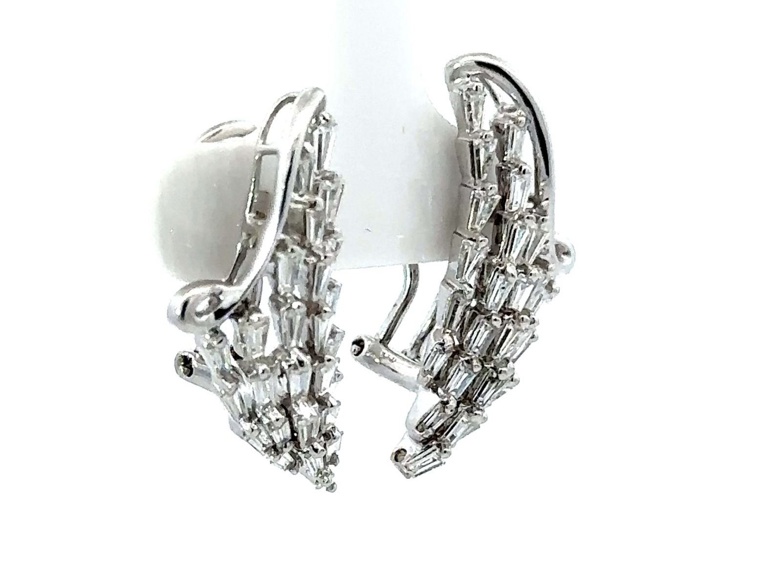 Tapered Baguette Diamond Earring 18k White Gold