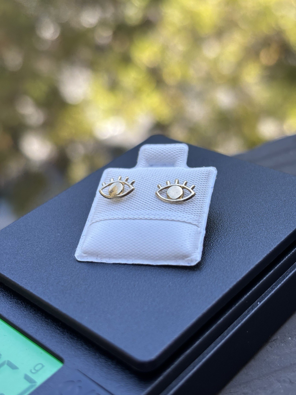 10 K Gold Eye Theme Stud Earrings Pair No Stone Metal Lobe