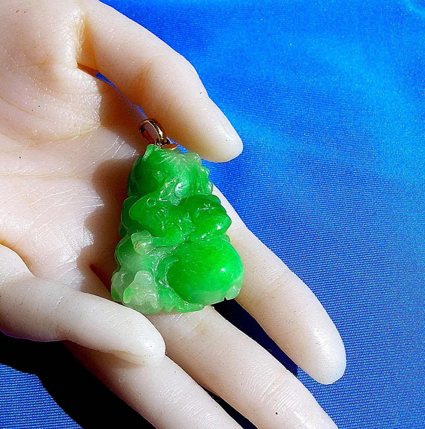 Original EARTH MINED Jadeite Jade Lucky Antique Green Medallion Pendant 18K GOLD