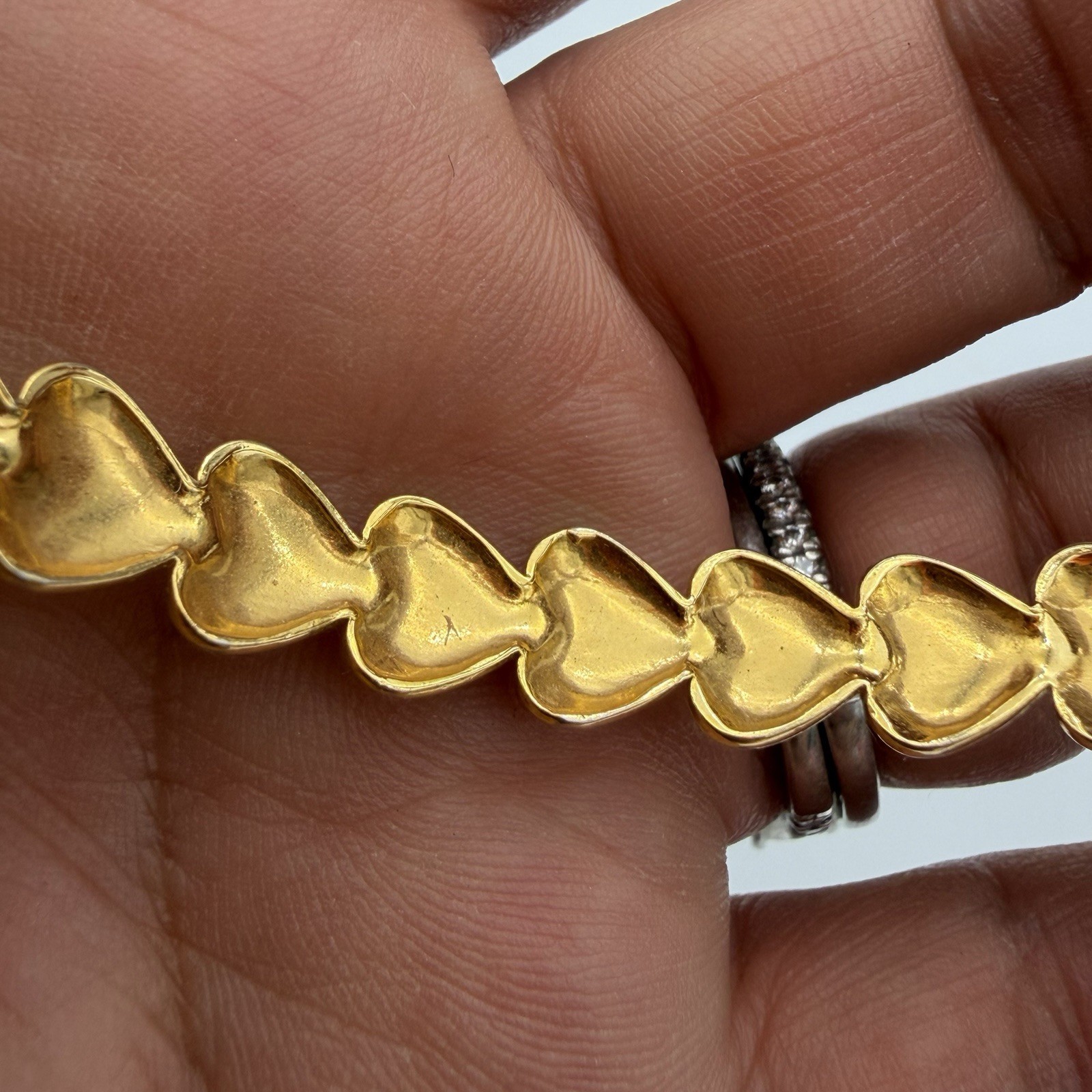 AVON Endless Hearts Bracelet Yellow Gold Tone Bangle Unsigned Read