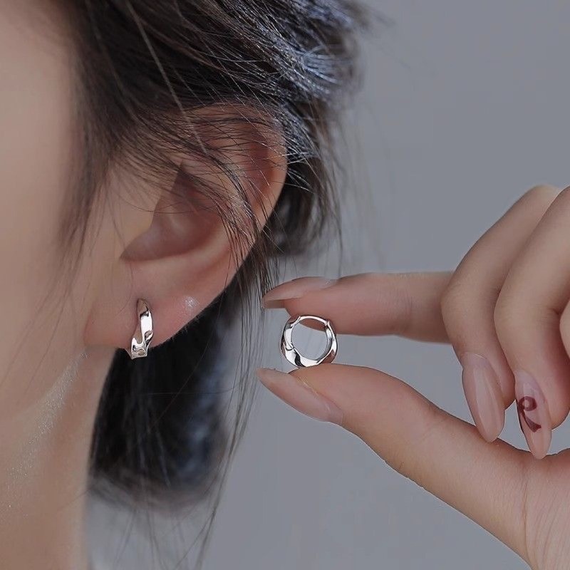 Women’s Elegant Mobius Pendant Earring Fashion Twisted Circular Earrings Copper