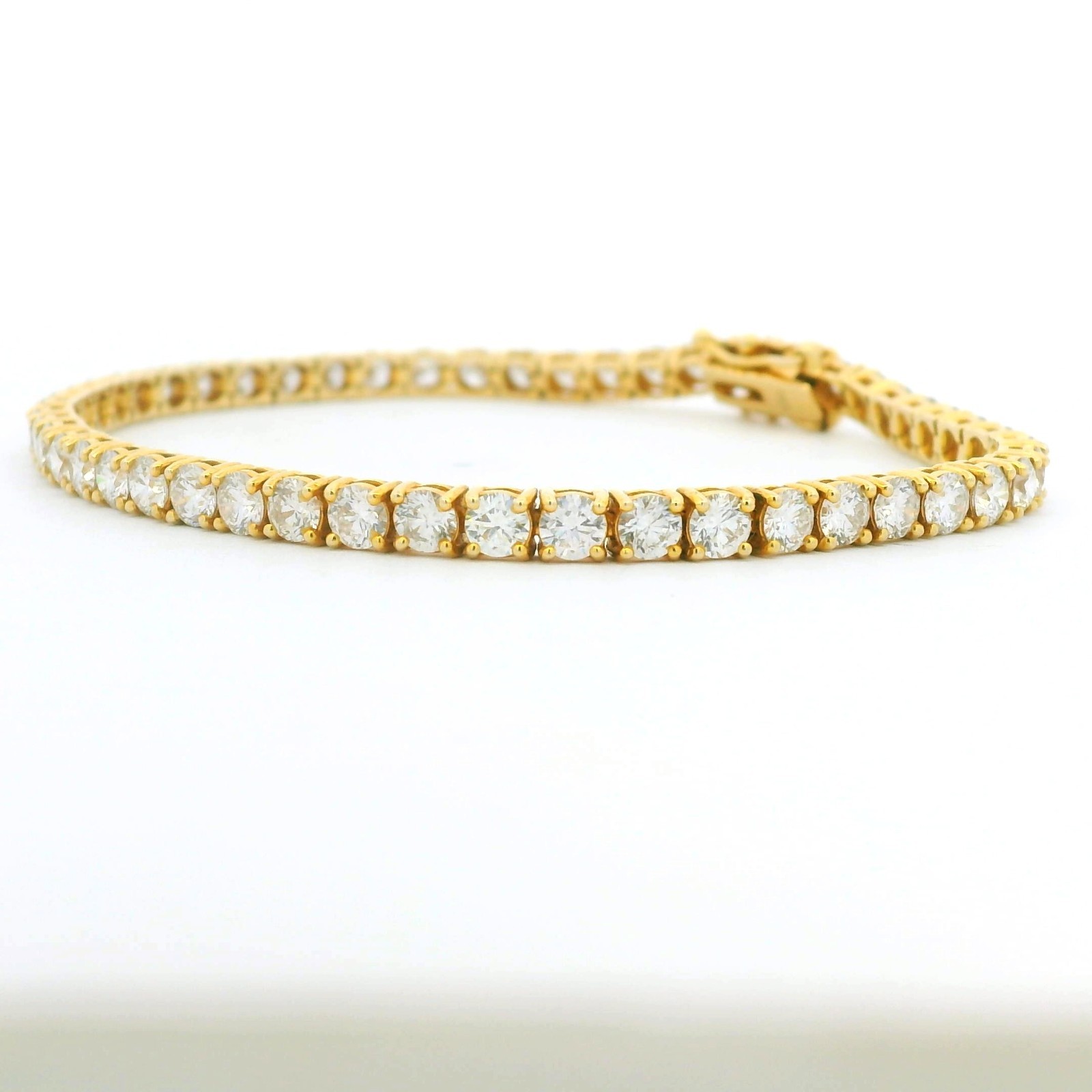 14k Yellow Gold Natural 6.36 Carat Round Brilliant Cut Diamond Tennis Bracelet