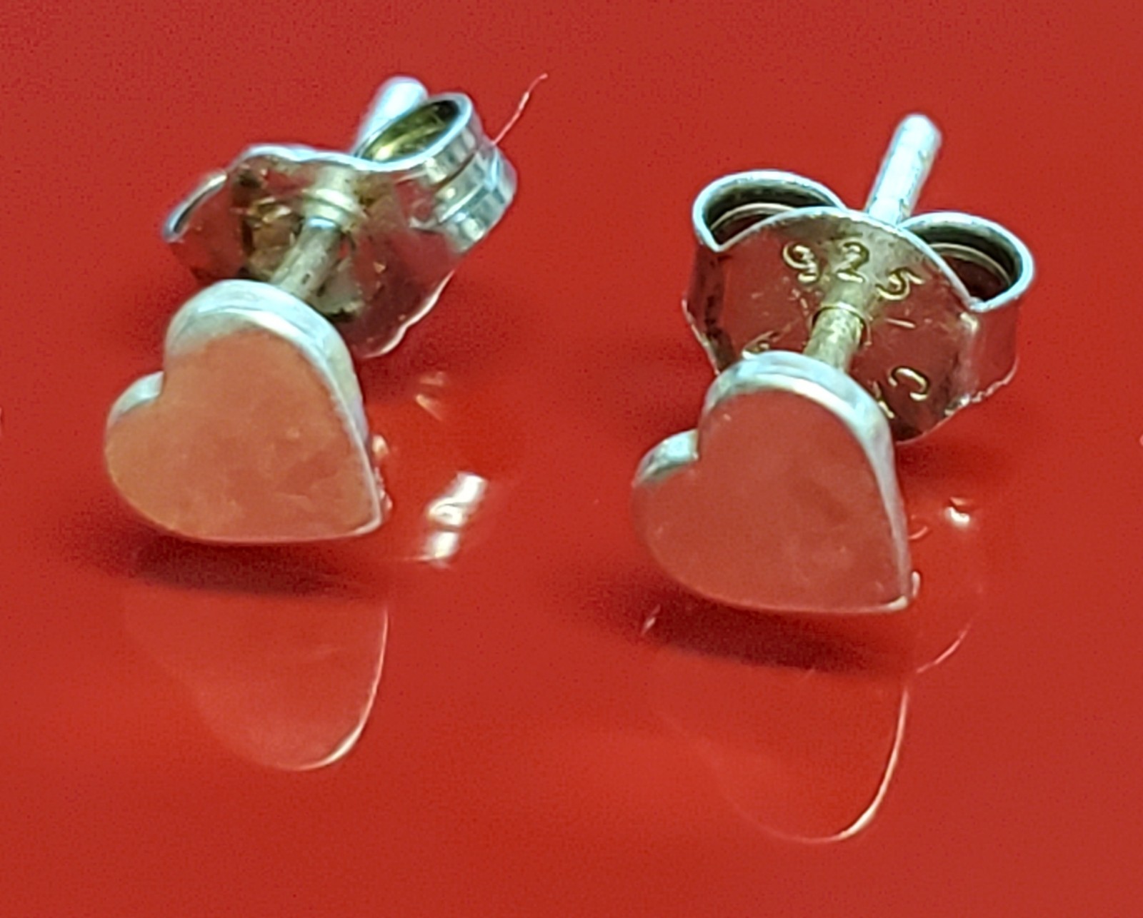 VTG Heart Stud Earrings 0.25in Silver Lightweight Everyday Wear Dainty READ
