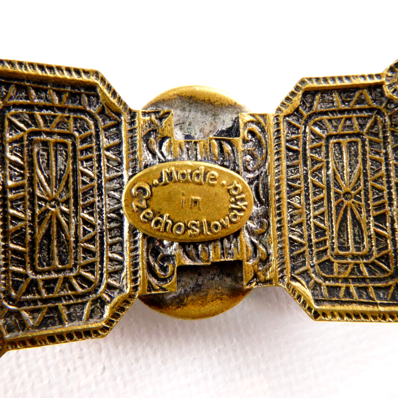 Vintage Czech Ornate Brass Tone Bracelet Filigree Links Peking Glass Cabochons