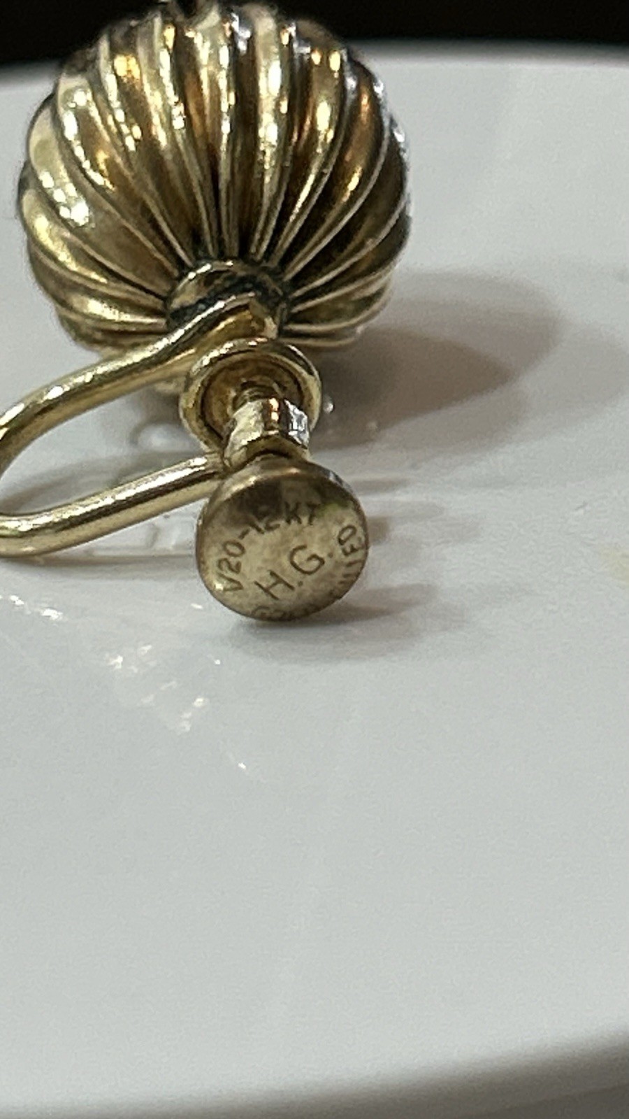 Vintage H.G. Henry Griffith 1/20 12K Gold Filled Ribbed Melon Screw Back Earring