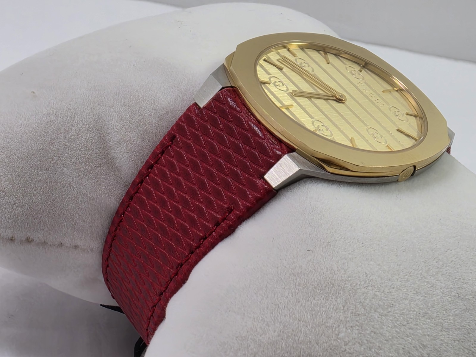 Gucci 25H Quartz Ultra Thin Two Tone Red Leather Strap Ladies Watch YA163415