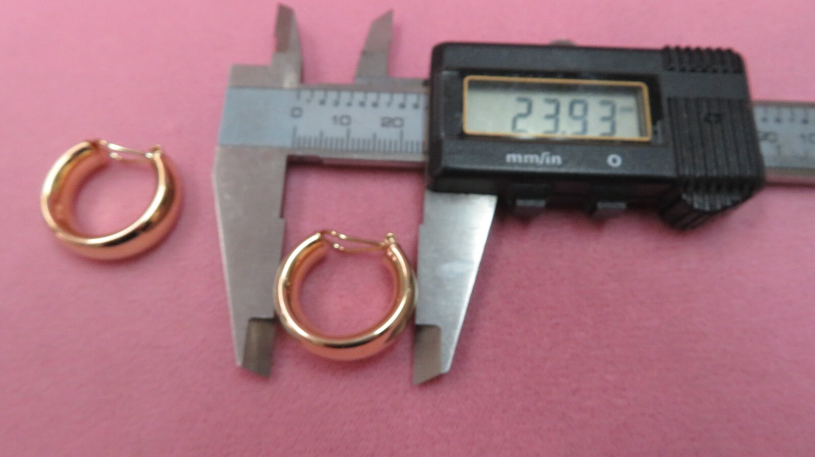 14k Pure Y. Gold None Pieced Omega Back Hoop Earrings 3.67 Grams (#60)