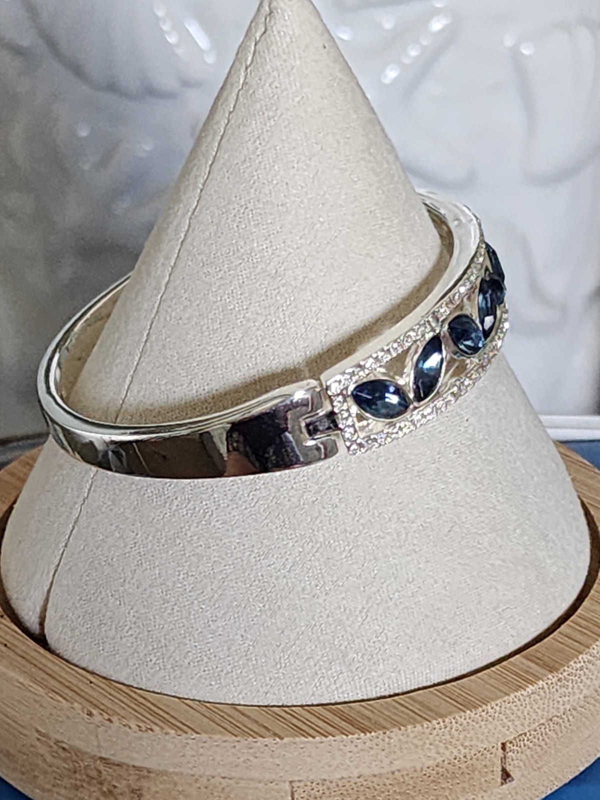 Anne Klein Silver Tone Blue Marquise Crystal Pavé Hinged Stackable Bangle NWT