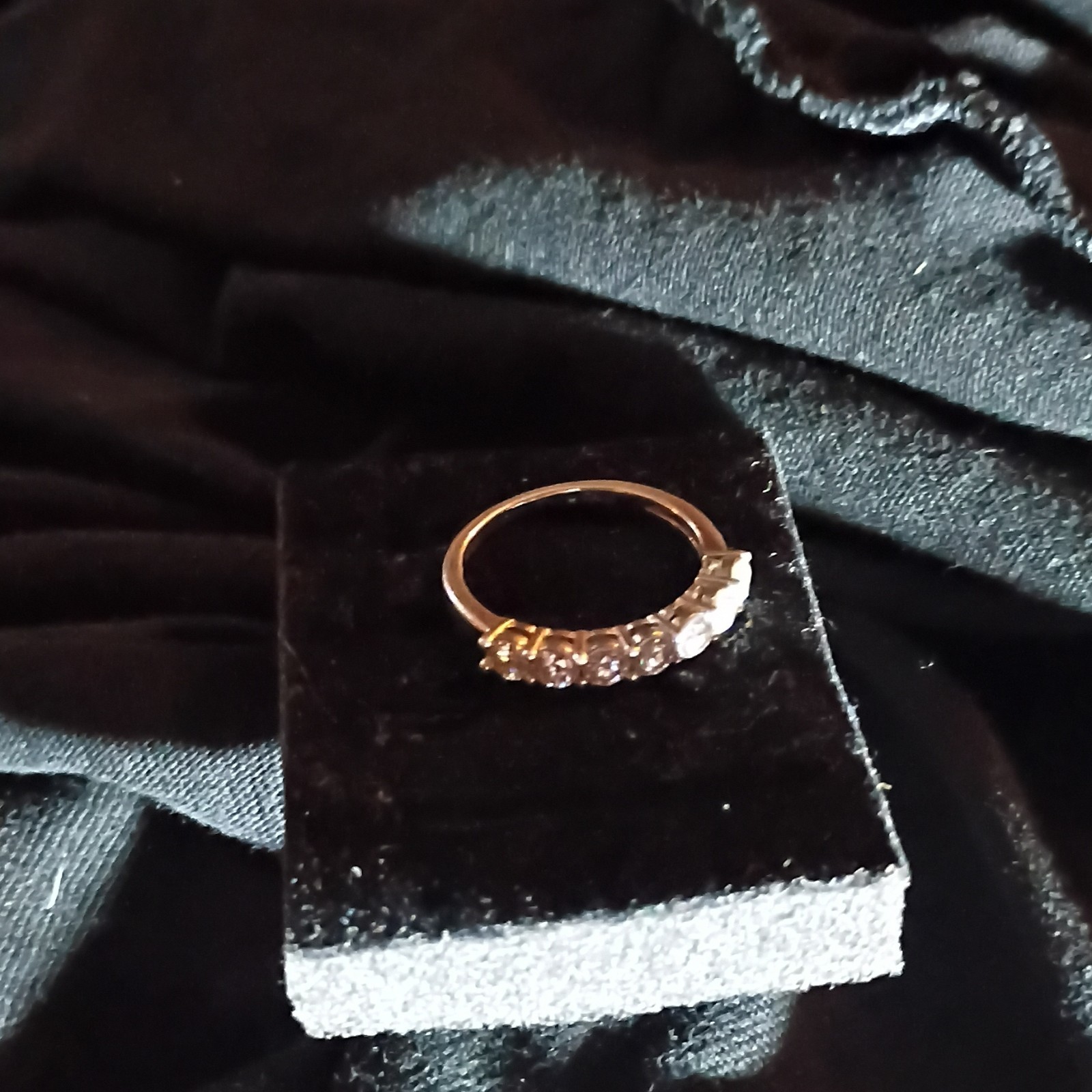 Silver Tone Metal Signed Eternity Band Ring Clear Round Stones Prong Size 7