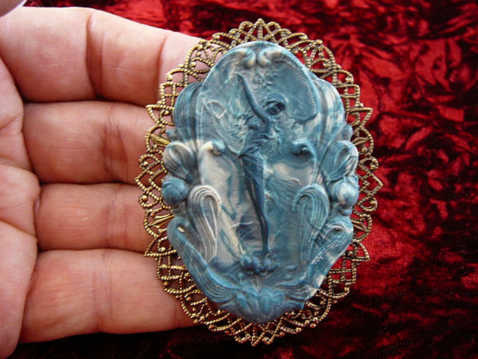 (CL25-6) WOMAN lady of the lake tree white blue oval CAMEO Pin Pendant brooch