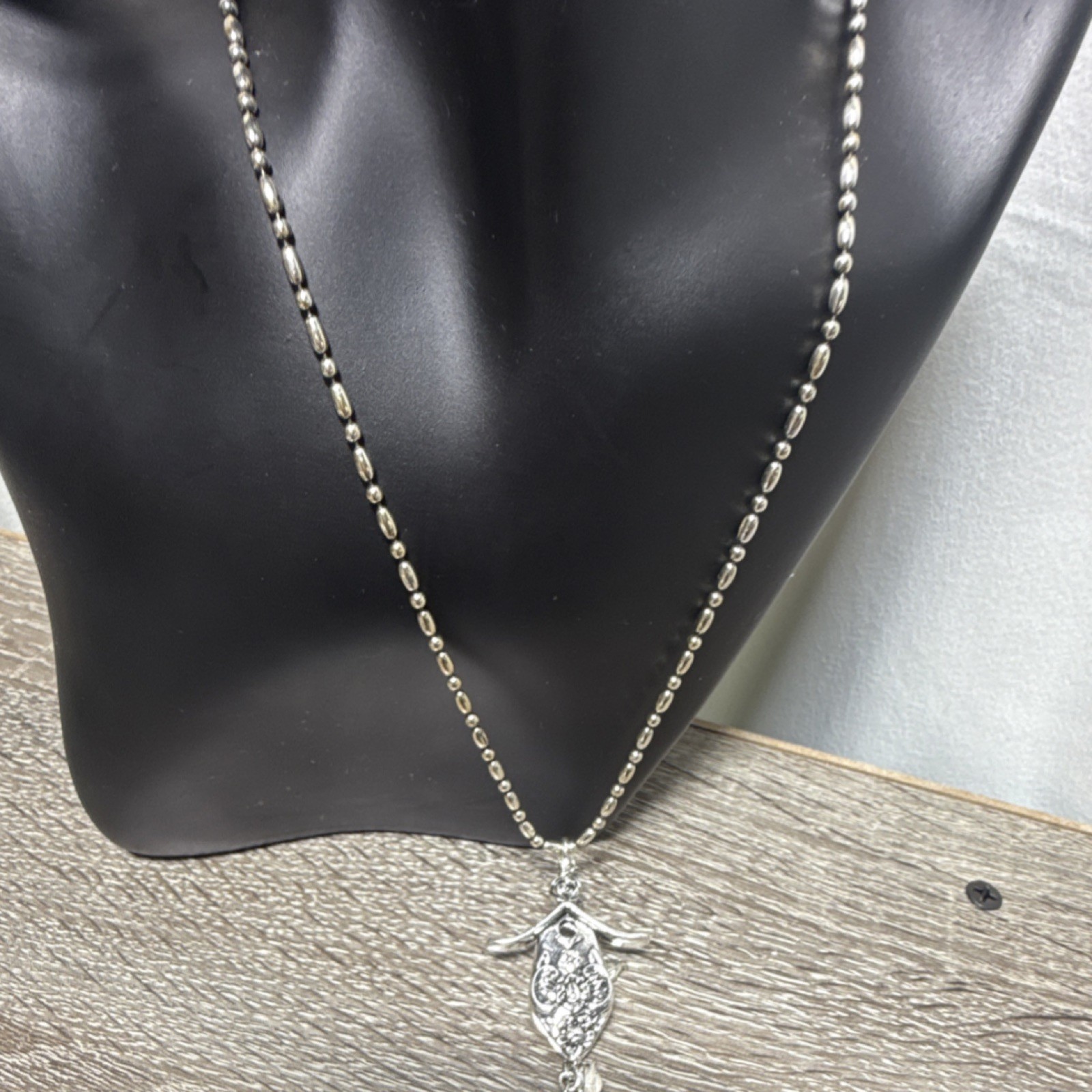 Silver Tone Metal Cable Chain Necklace Shield Floral Charm Pendant No Stone