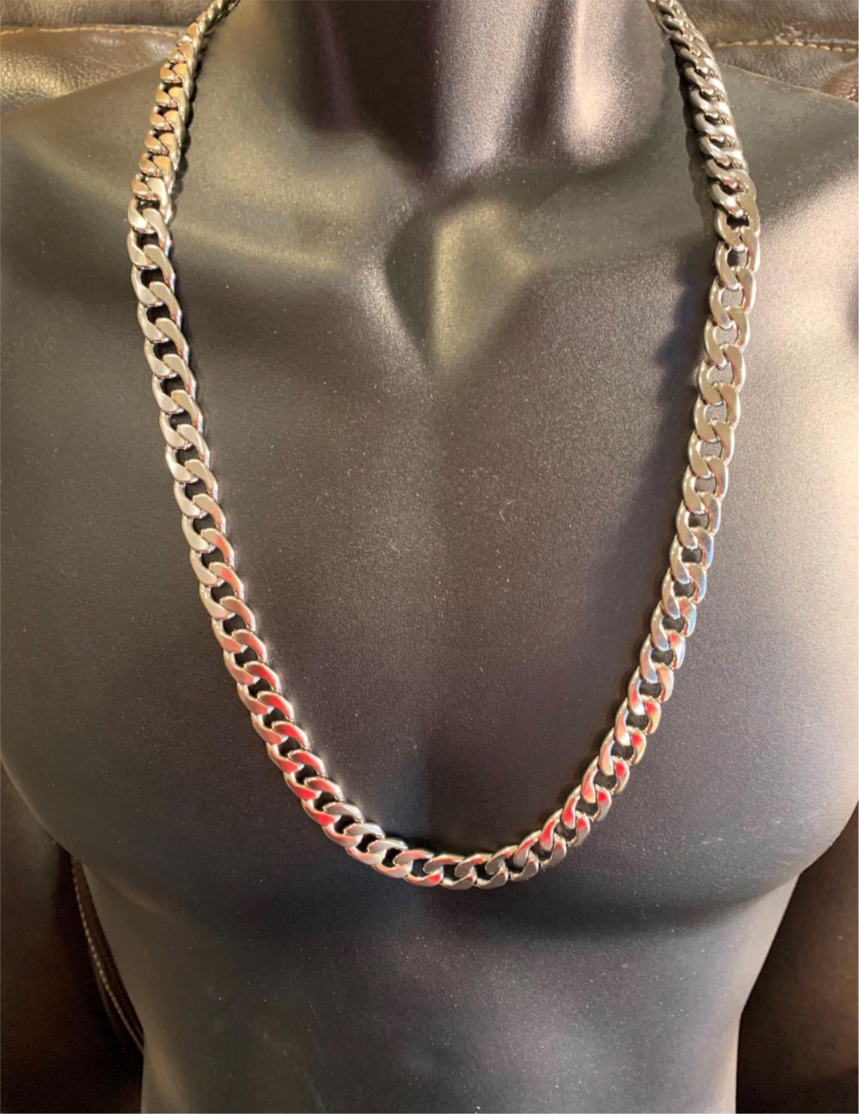 28 INCH MENS 12 MM STAINLESS STEEL SILVER PLATED CUBAN CURB CHAIN- USA SELLER