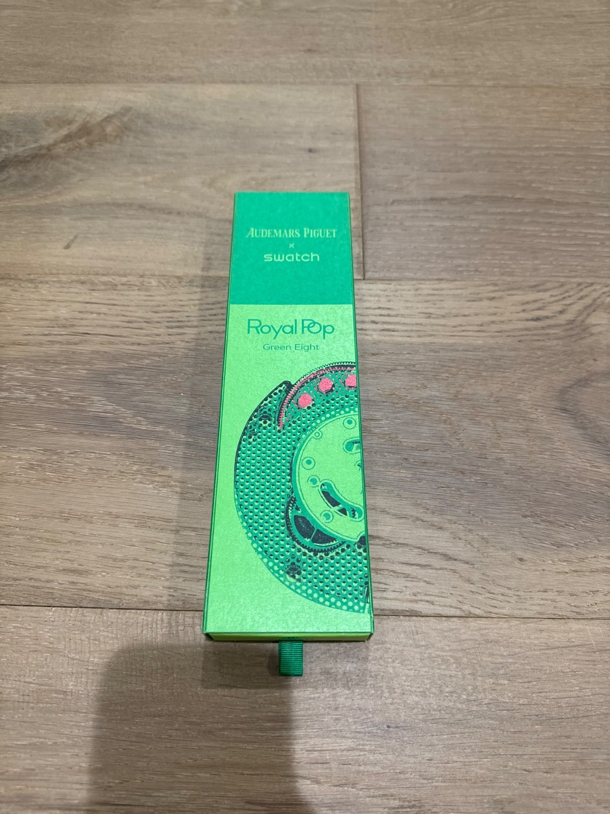 Swatch X “AP” Royal Pop Green Eight Quartz 42mm Green Rubber Strap 30m w/ Box