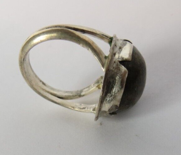 VINTAGE WOMENS SILVER OLIVE COLOR RING SZ 3.