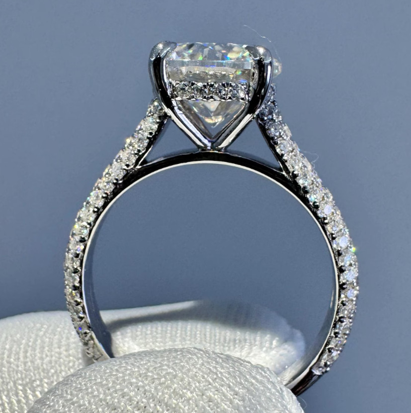 IGI 5.70Ct Round EF/VS1 Lab Grown Diamond Hidden-Halo Wedding Ring Platinum 950
