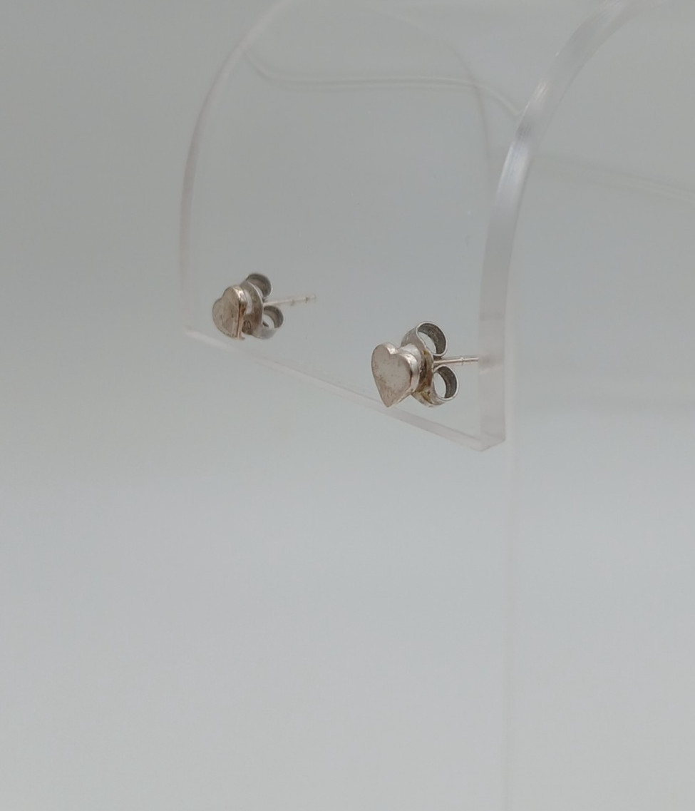 VTG Heart Stud Earrings 0.25in Silver Lightweight Everyday Wear Dainty READ