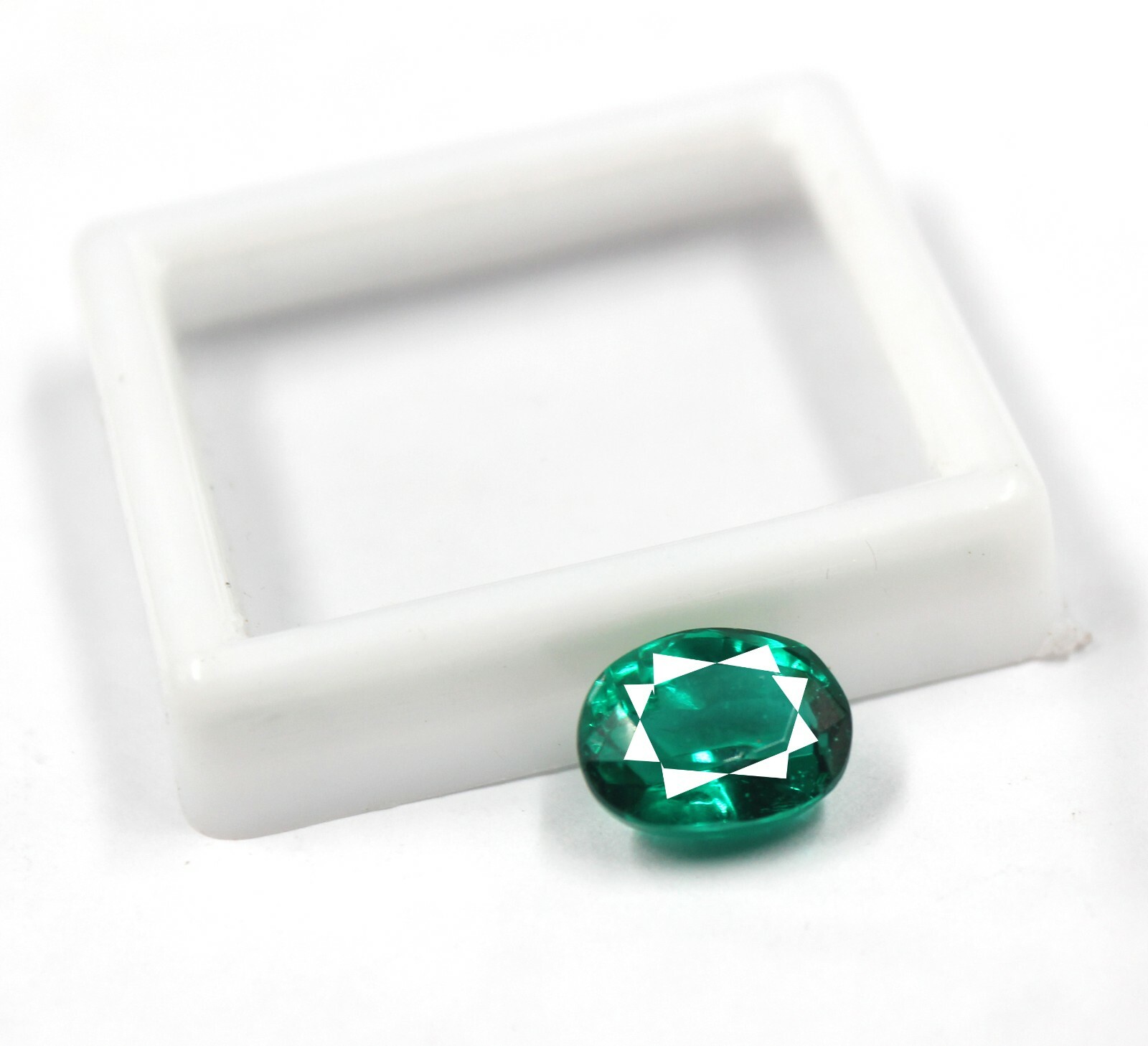 7.35 Ct Certified Oval Cut Zambia Natural Eye Clean Green Emerald Gemstone AKG
