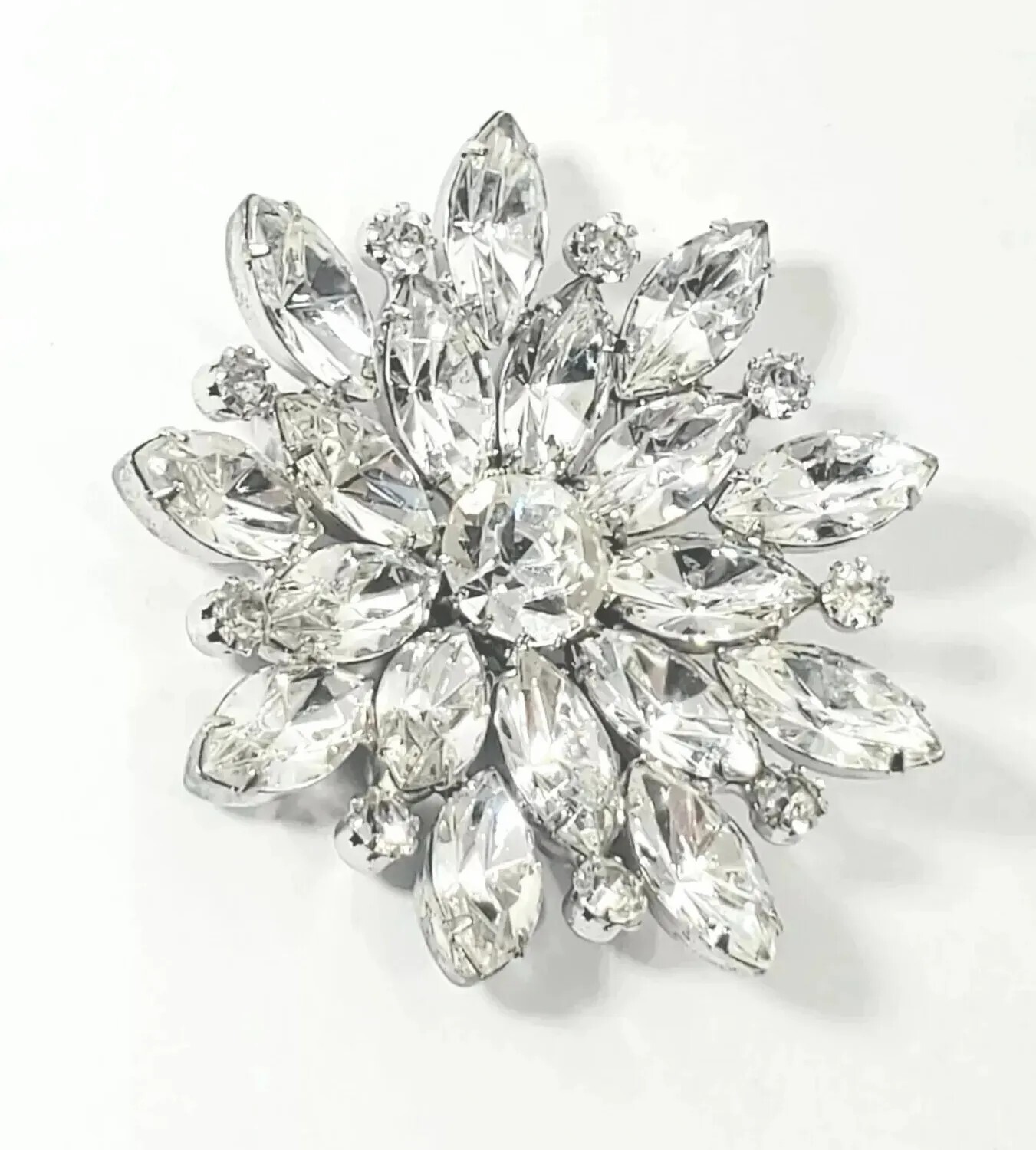 Stunning VTG Mid-Century Flower Crystal Rhinestone BROOCH PIN Rhodium-plated