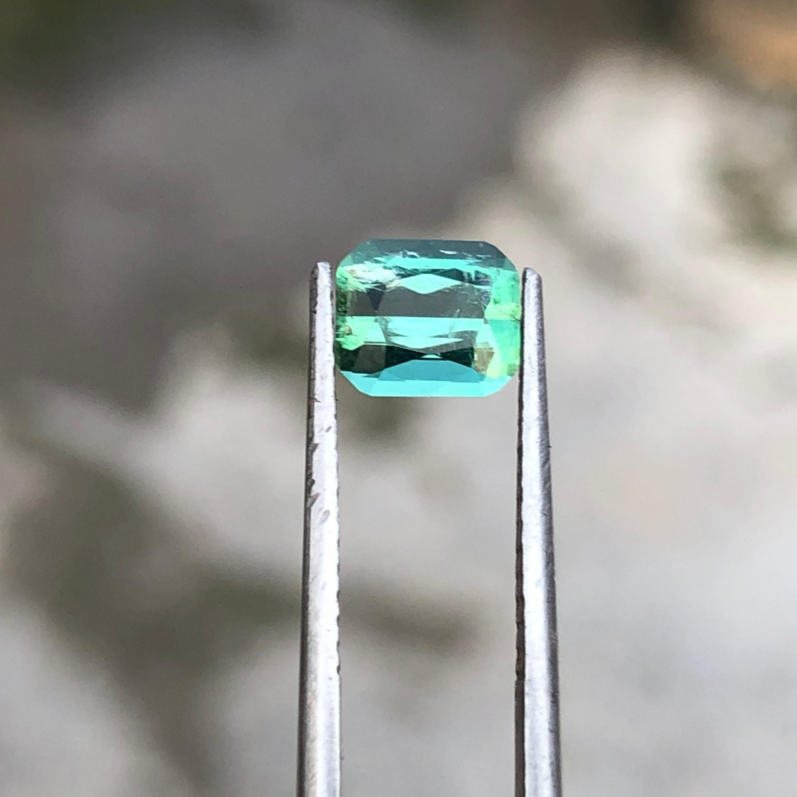 0.90 CT Natural Loose Gemstone Clarity Included green color