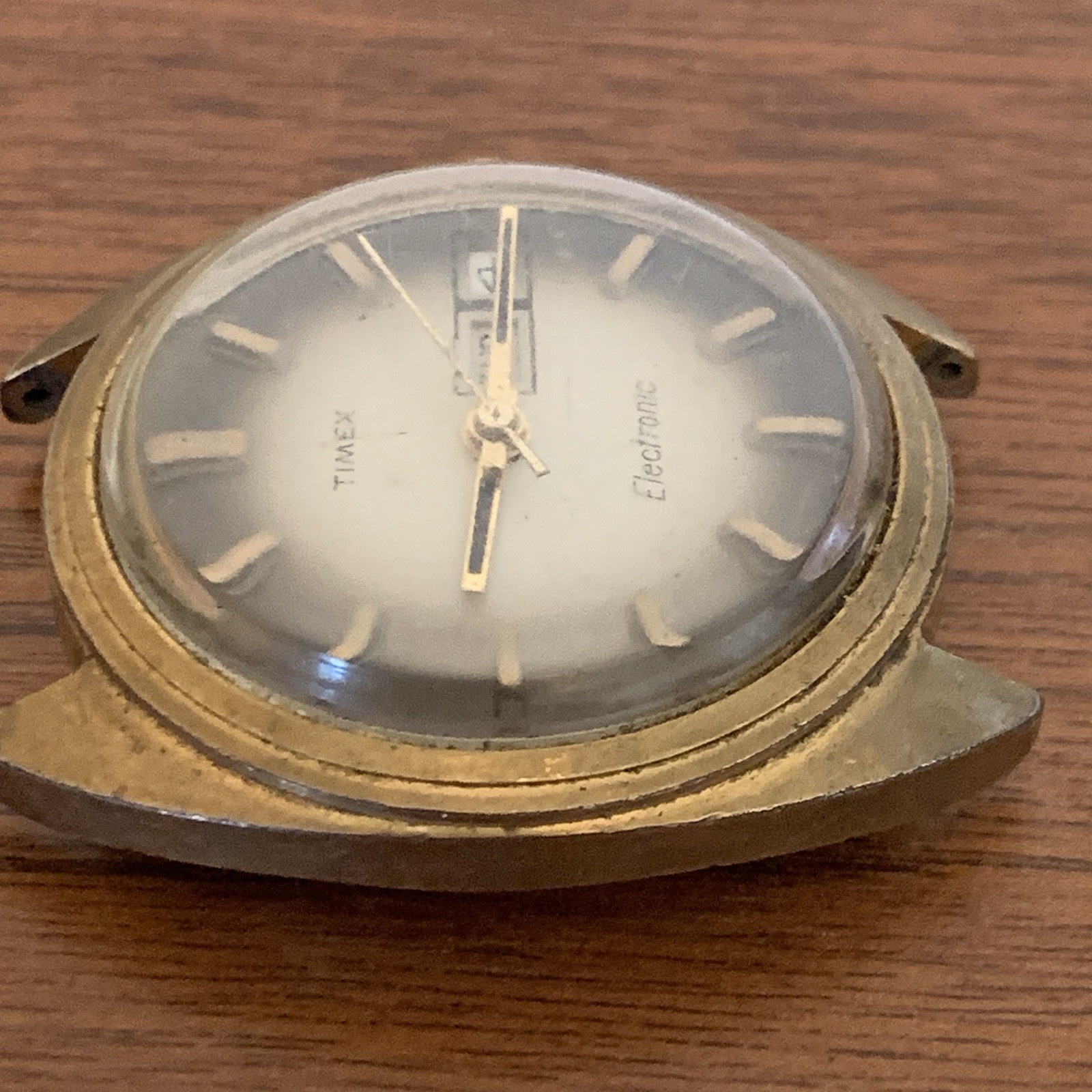 Vintage Timex Electronic UFO Mens Gold Tone Watch for Parts / Repair – 42mm Case