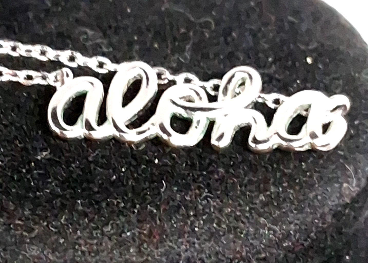 Sliver Tone Hawaiian “Aloha” Scroll Word 16 Inch Necklace