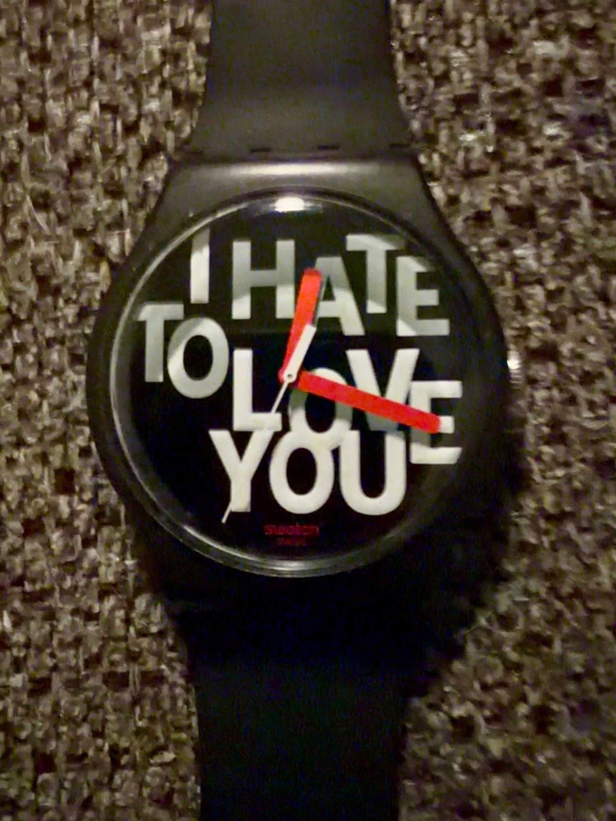 Rare Swiss Swatch Originals Hate 2 Love Black Silicone Watch 41mm SUOB185