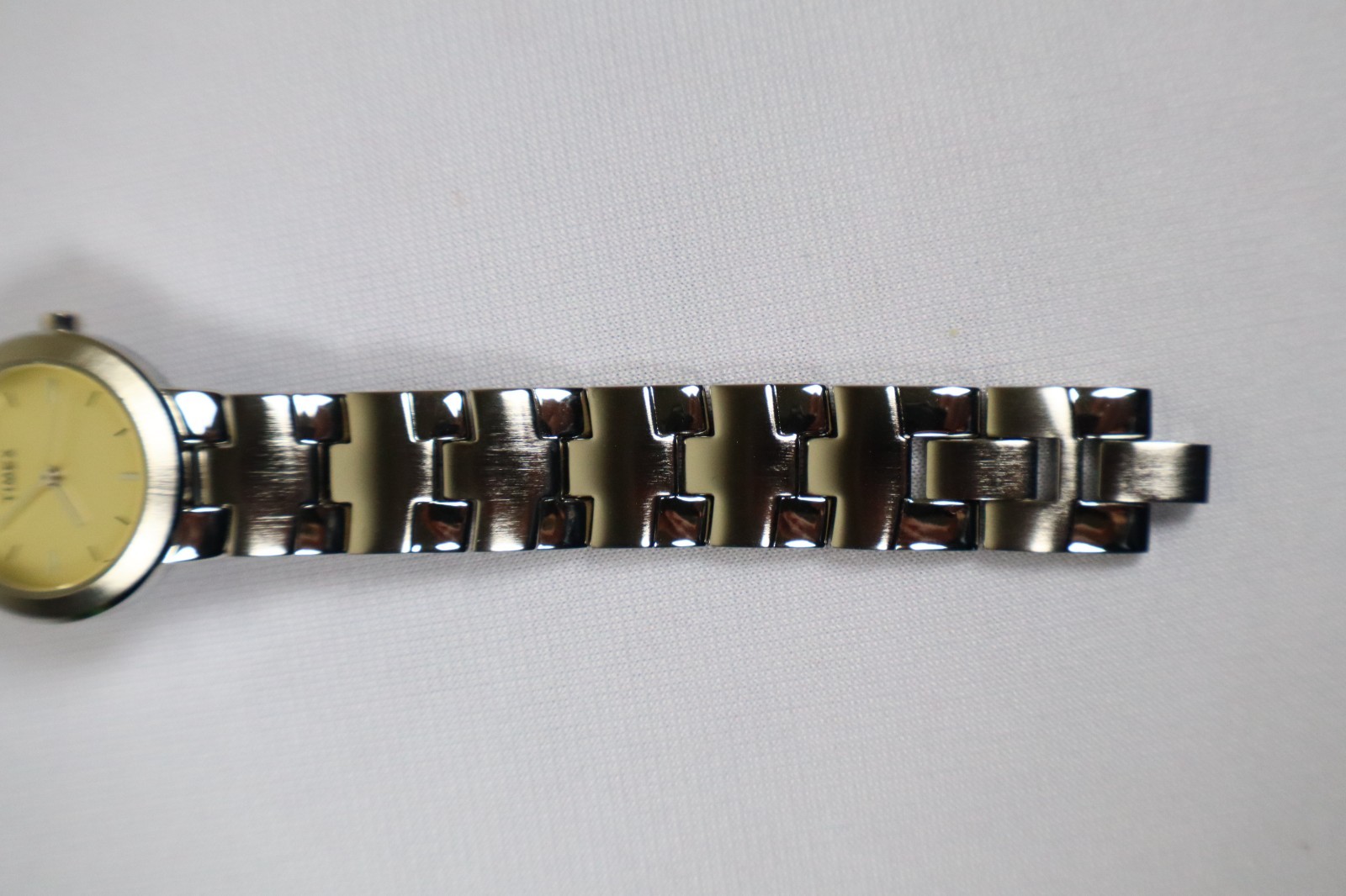 Timex Watch NIB Silver Tone Bracelet Band Needs New Battery ONE YEAR WARRANTY