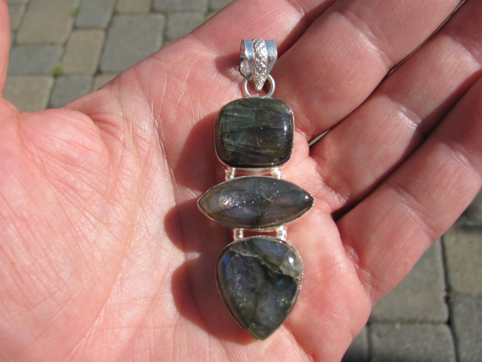 Fantastic .925 Sterling Silver / Labradorite Pendant 87 cts. stone/ silver