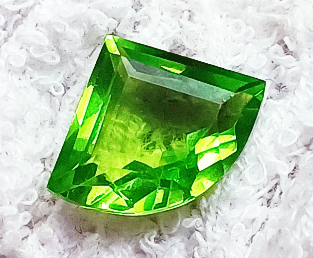 Certified 10.40 Ct Natural Rare Green Peridot Fancy AAA Quality Loose Gemstone