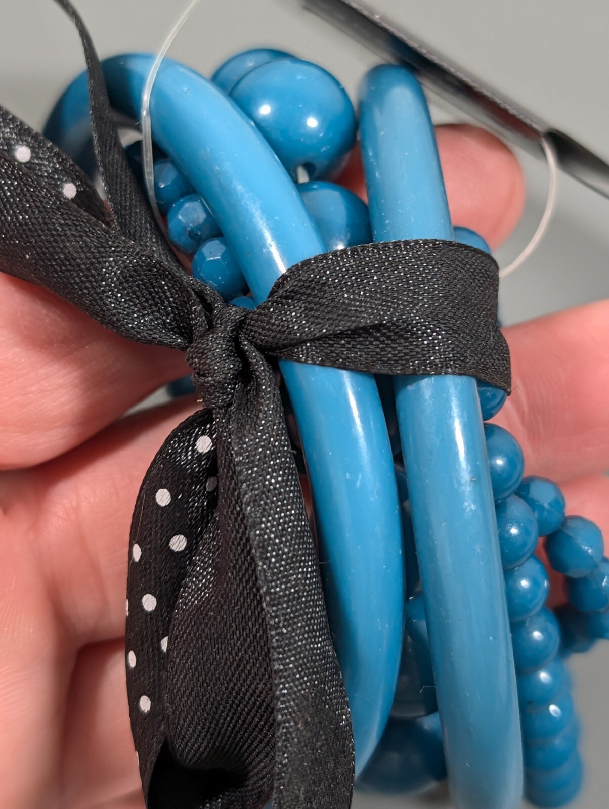 Rue 21 Set of 5 Teal Turquiose Blue Beaded Bangle Bracelets 8 in