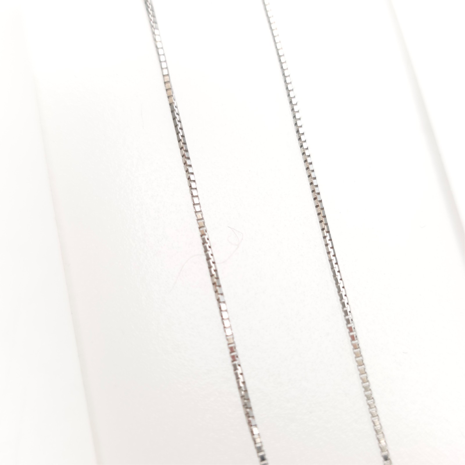 18ct White Gold Venetian Box Chain Necklace 16 Inch / 40cm