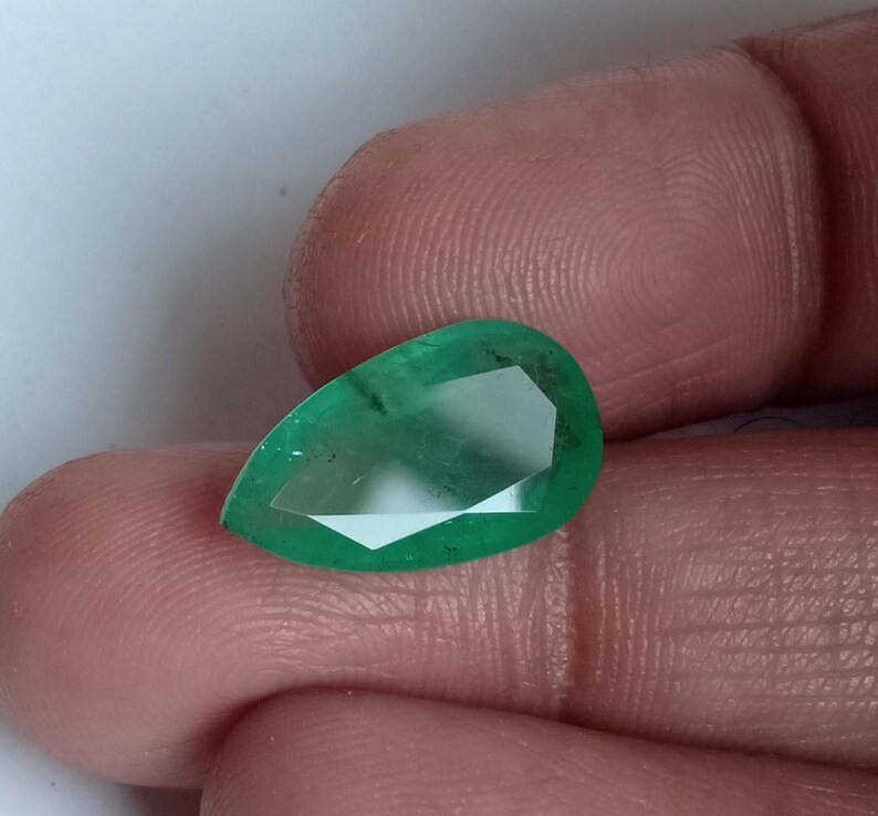Zambian Emerald Pear Cut Minor Oil Present Emerald Loose Gemstone 4.65 Ct