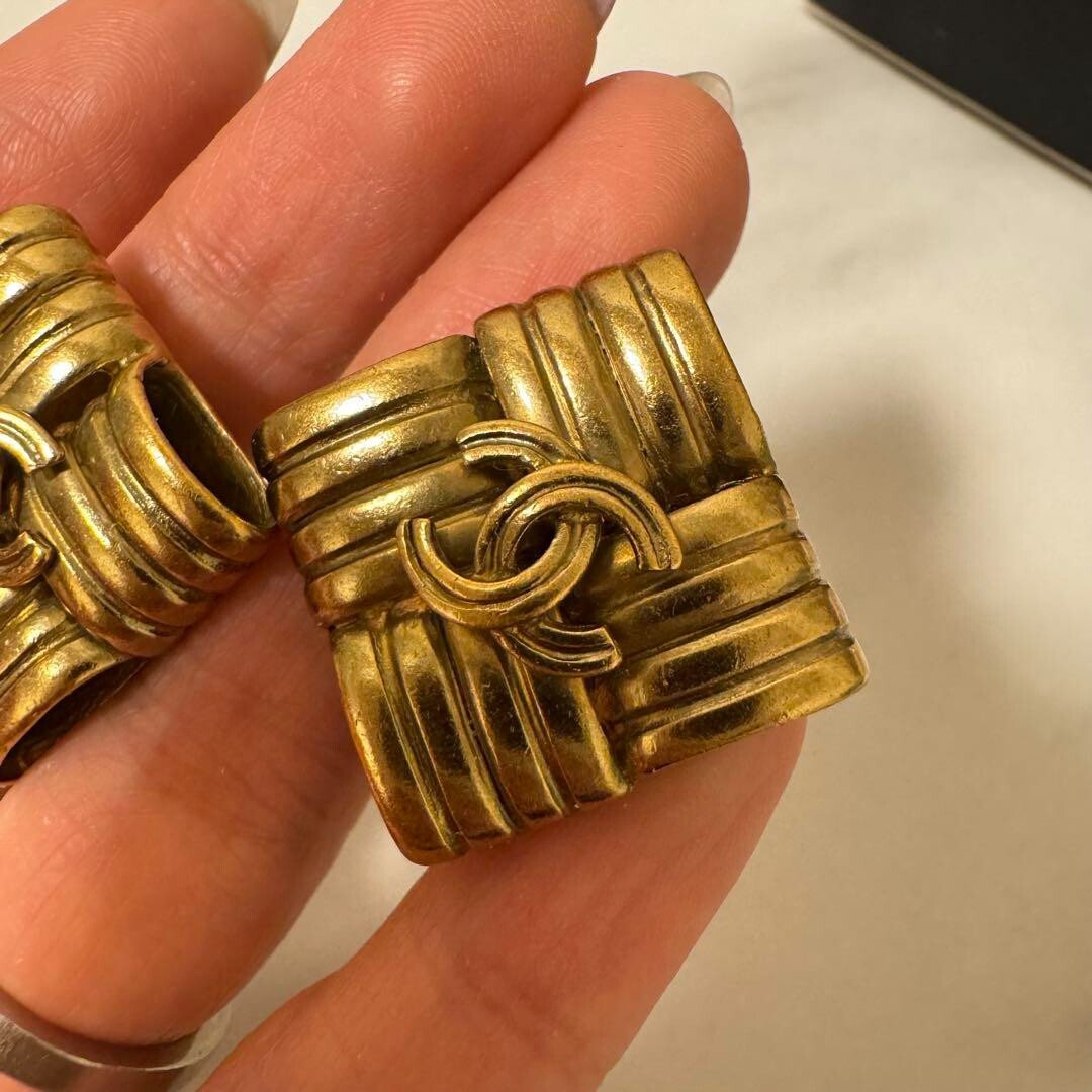 CHANEL Earrings Coco Mark Metal Gold Authentic Guaranteed Used