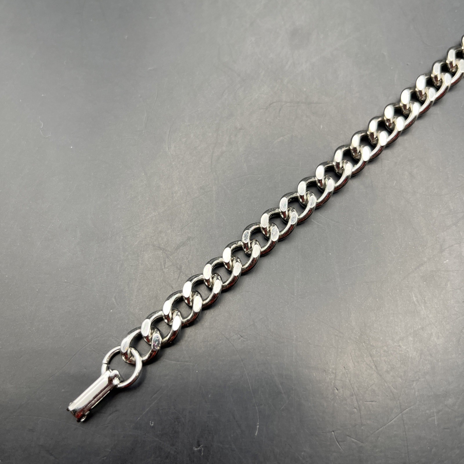 Vintage Curb Link Chain Bracelet Silver Tone Simple Classic 7 Inch
