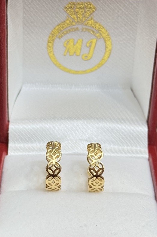 18k Solid Yellow Gold Italy Lucky Coin Money Hoop 11mm Earrings, 1.72 grams.