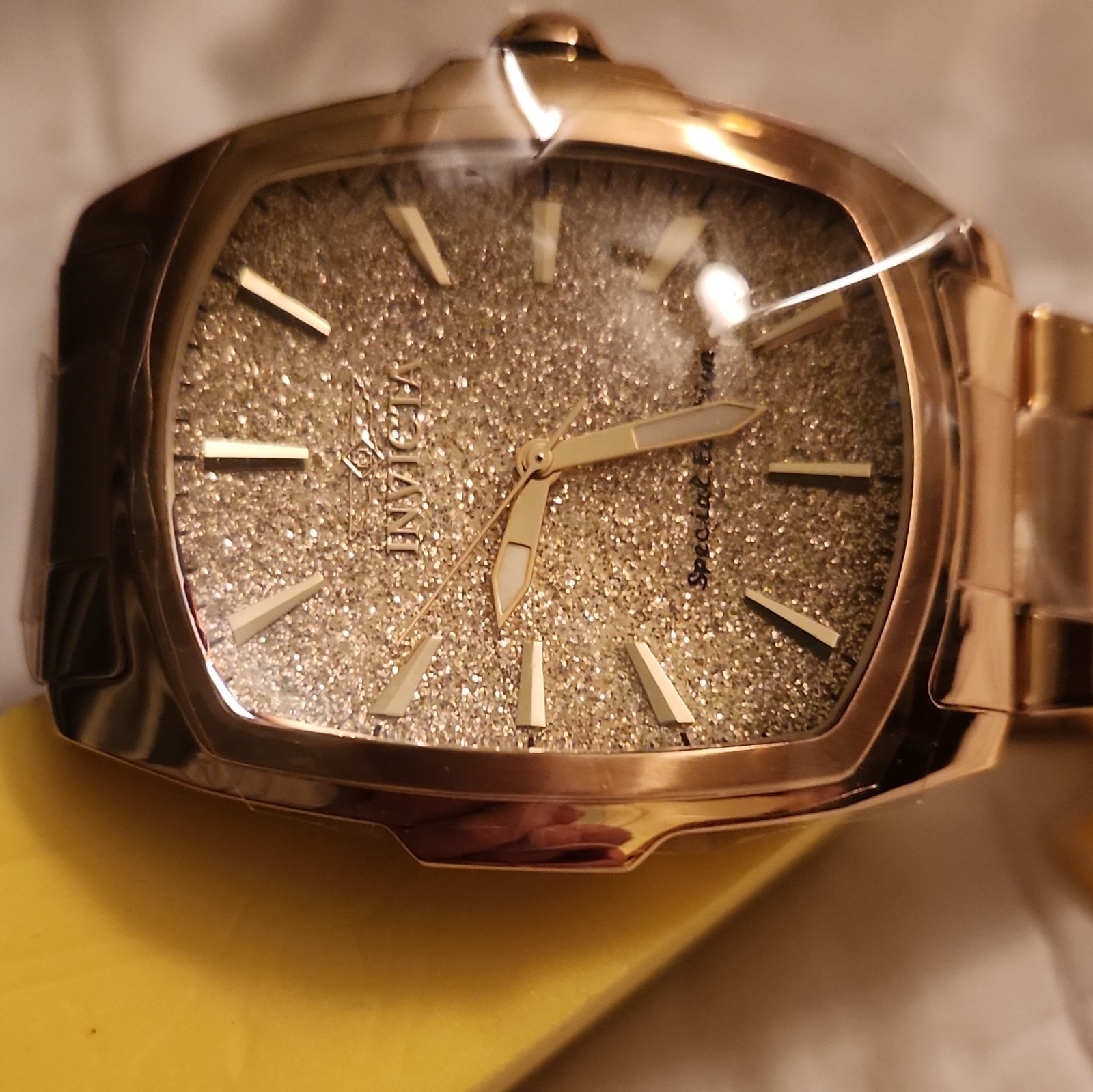 Invicta Women’s Gold Tone Quartz Watch Glitter Dial 100m Box/Manual