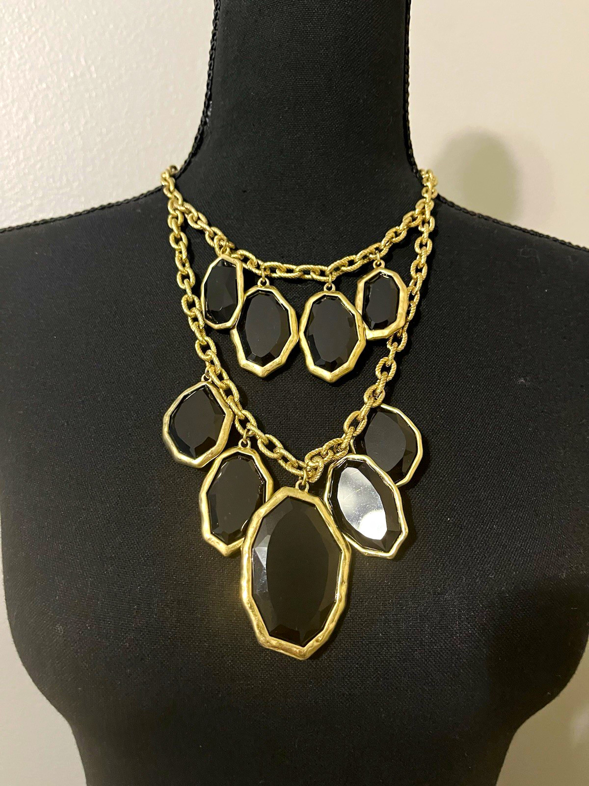 Vintage Shoshanna black & gold tone statement necklace. Pre-Owned Condition-Good