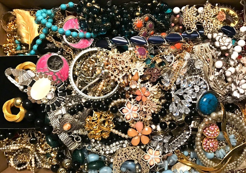 10 Pound Lbs Unsearched Huge Lot Jewelry VTG Vintage Modern Junk & Wear Tangled