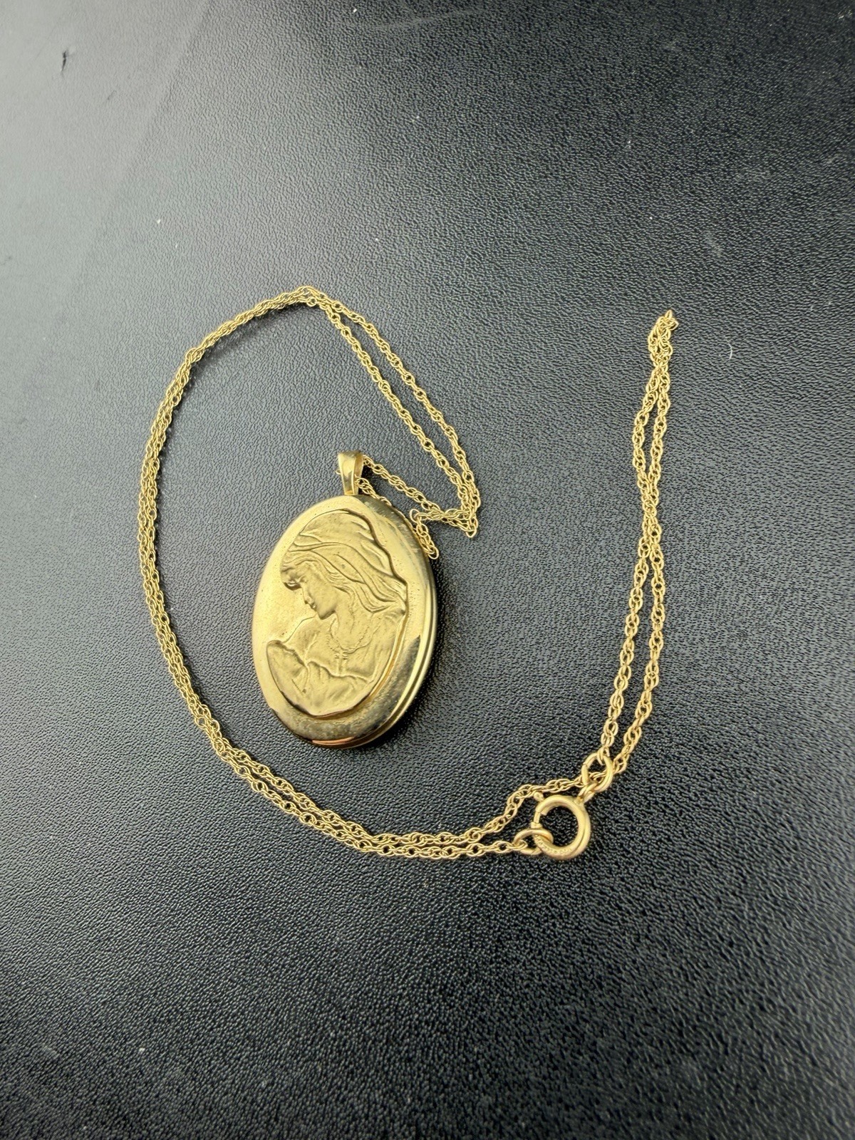 PPC Princess Pride Creations 1/20 14k Gold Filled St. Mary Locket Photo Pendant