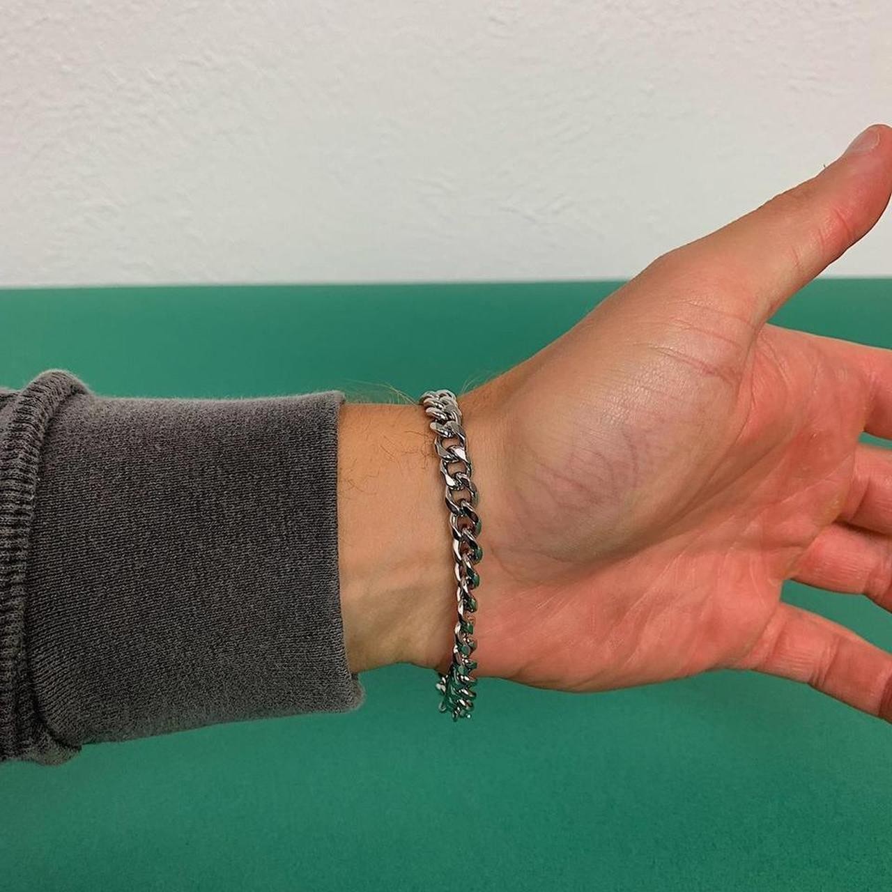 Y2k Vintage style Silver color Cuban Link bracelet. Cool design. Nice quality