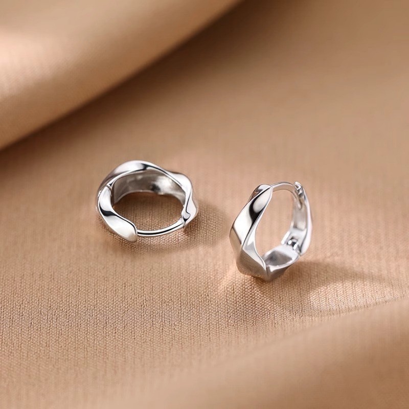 Women’s Elegant Mobius Pendant Earring Fashion Twisted Circular Earrings Copper