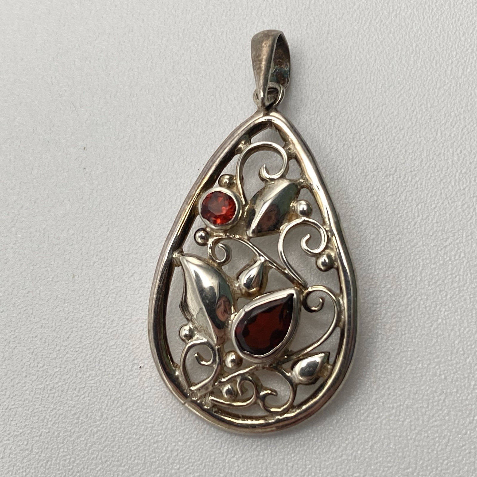 PTI 925 Sterling Silver Pendant Vintage Nepal Garnet Gemstone Filigree Bezel