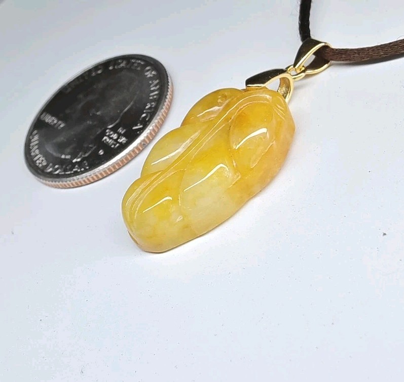 Lot of 1 Certified Jade Leaf Pendant Yellow Natural Jadeite 黄色翡翠A货 叶子玉吊坠 大业有成
