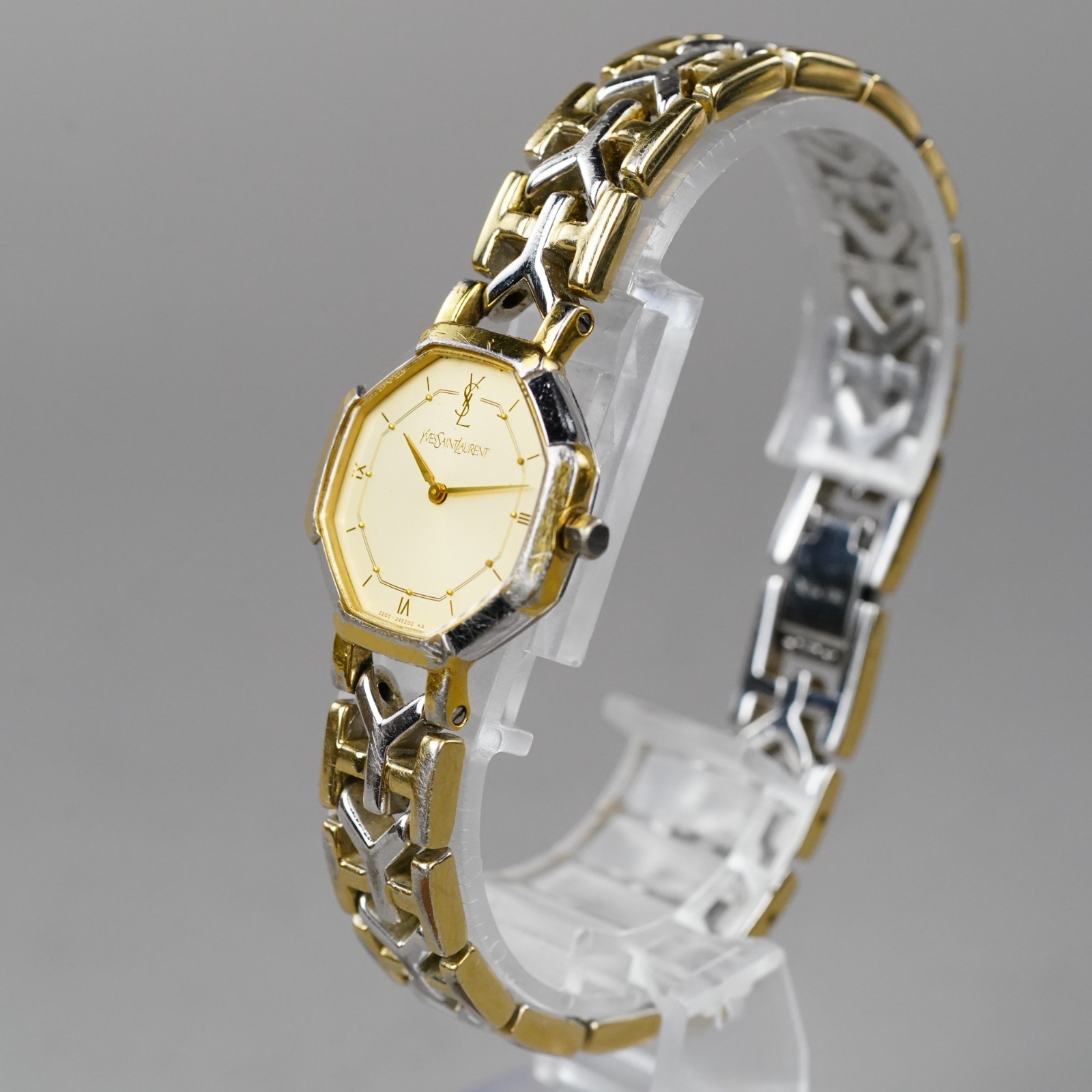 Yves Saint Laurent Vintage Women’s Watch 2200-241762 Gold 23mm New Battery